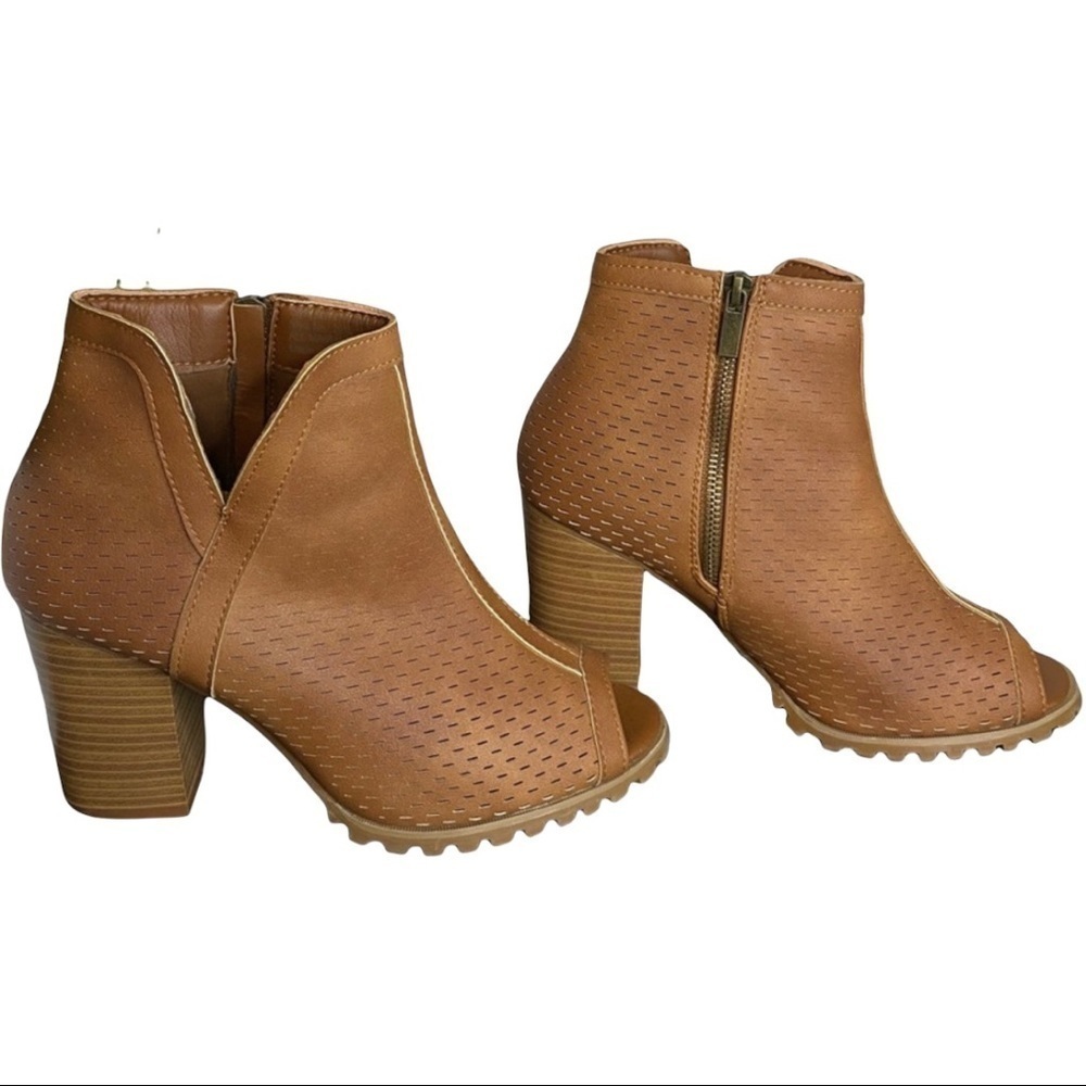 Seven7 Womens Ashburyโ Open Toe Block Heel Ankle Boots Brown Faux Leather Size 9